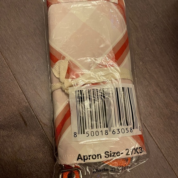 Brand new apron with tags - Picture 3 of 6